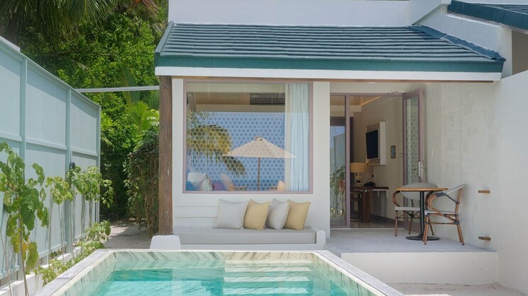 Deluxe Beach Villa with Pool